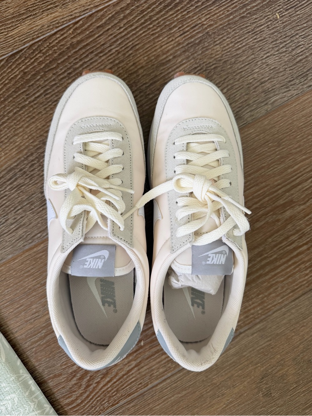 NEW Nike Women's Cream and White Retro Runner Sneakers - Picture 3 of 5